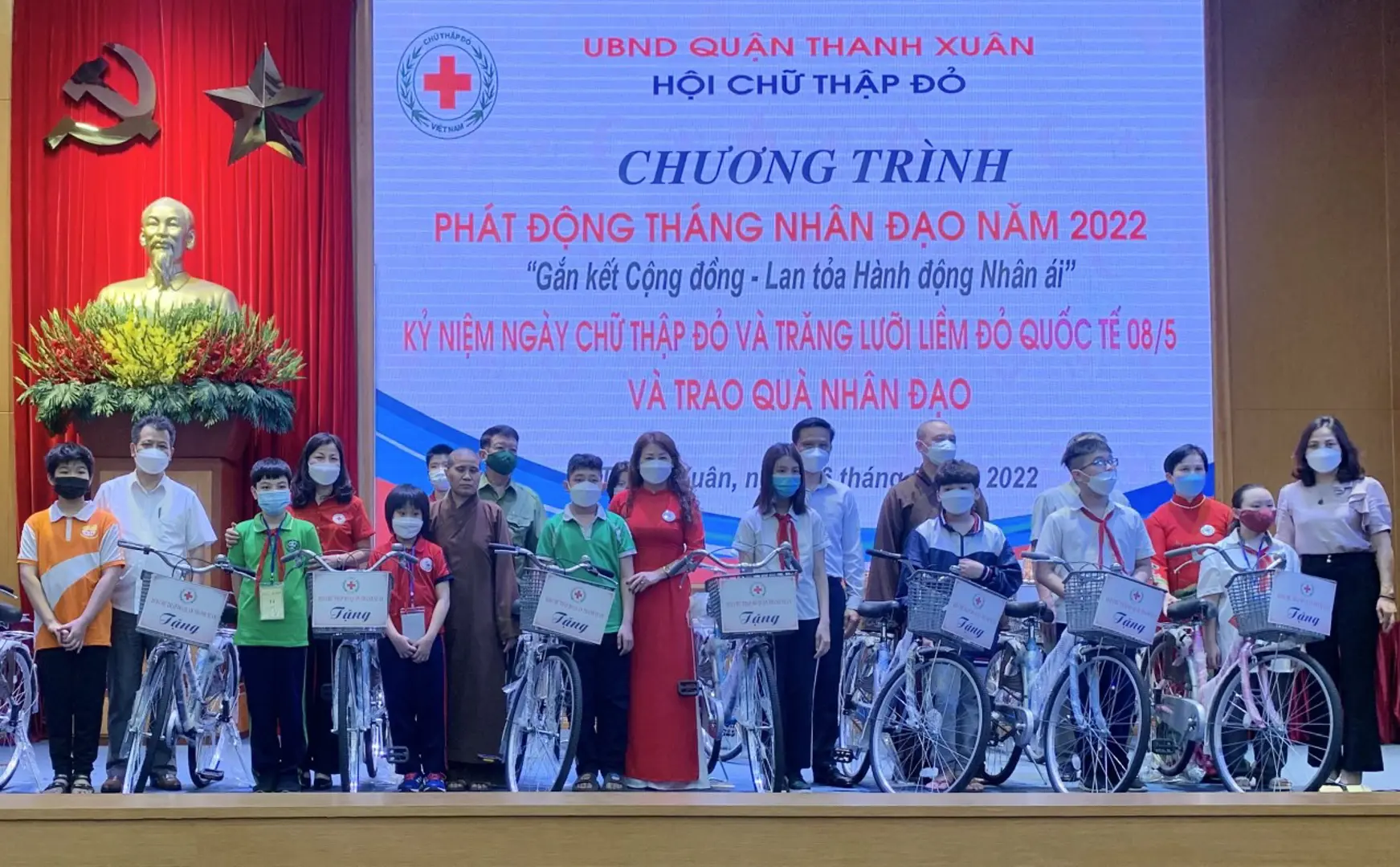 Quận Thanh Xuân: Tặng 29 xe đạp cho học sinh có hoàn cảnh khó khăn