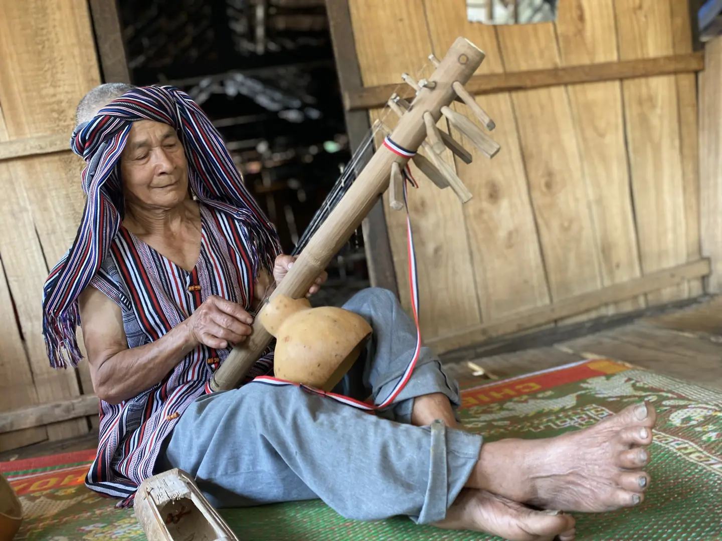 Cựu binh người H’re mê nhạc cụ truyền thống