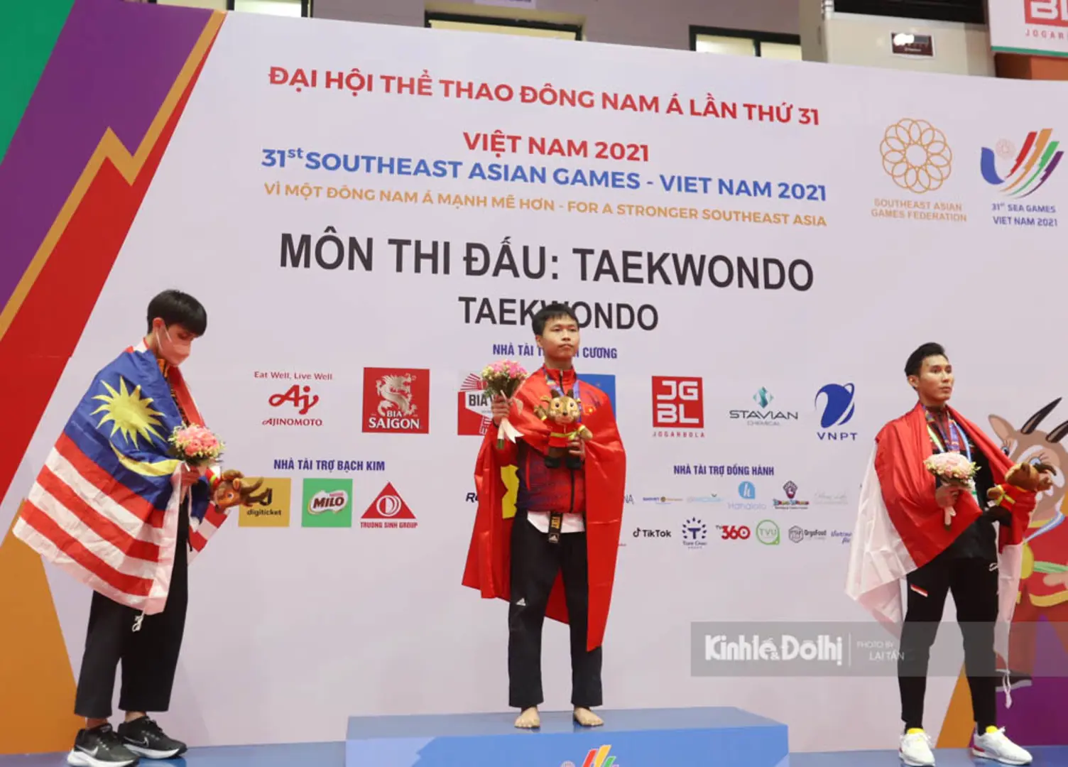 Chàng trai chân đất vượt qua biến cố giành HCV Taekwondo