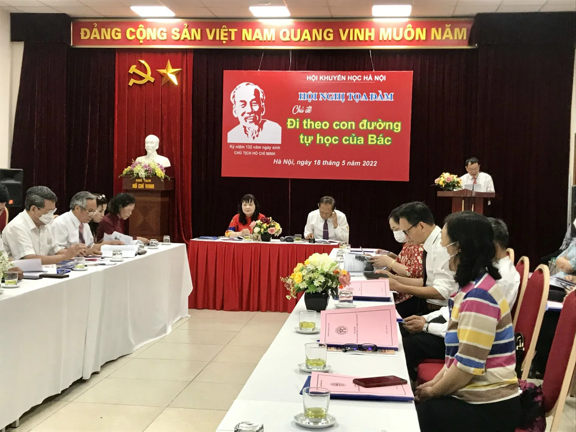 Hà Nội đi theo con đường tự học của Bác Hồ