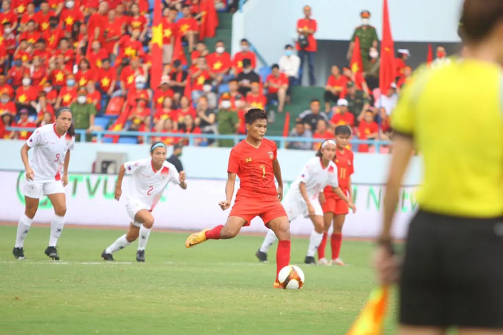 Ngược dòng hạ nữ Myanmar 2-1, ĐT Nữ Philippines giành chiếc HCĐ môn bóng đá nữ SEA Games 31