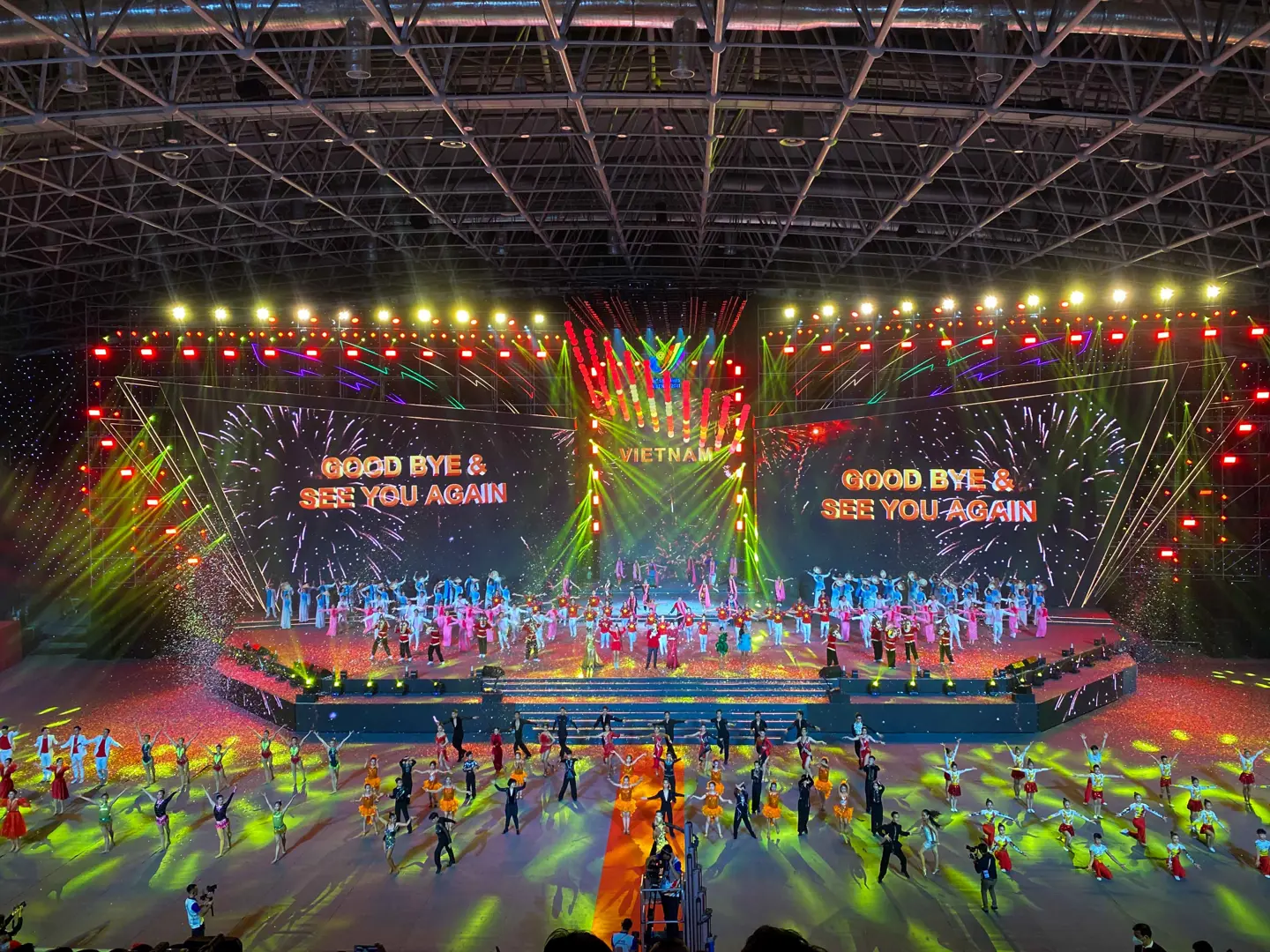 Những hình ảnh ấn tượng tại Lễ bế mạc SEA Games 31