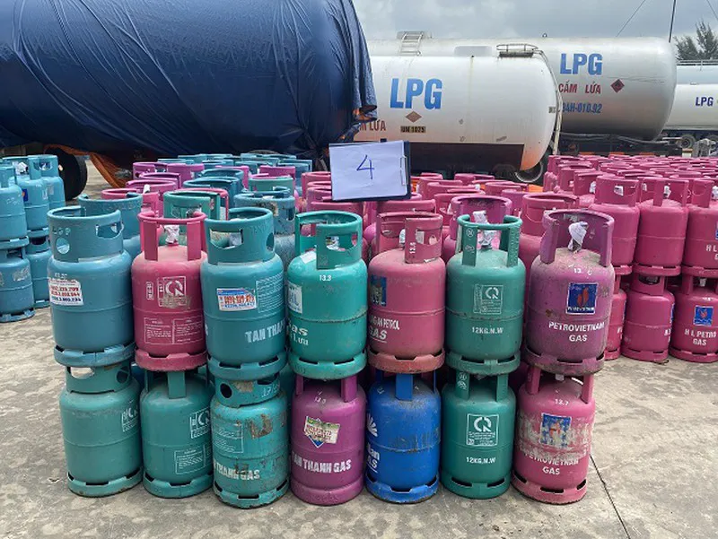 Hải Dương: Triệt phá điểm sang triết gas trái phép số lượng lớn