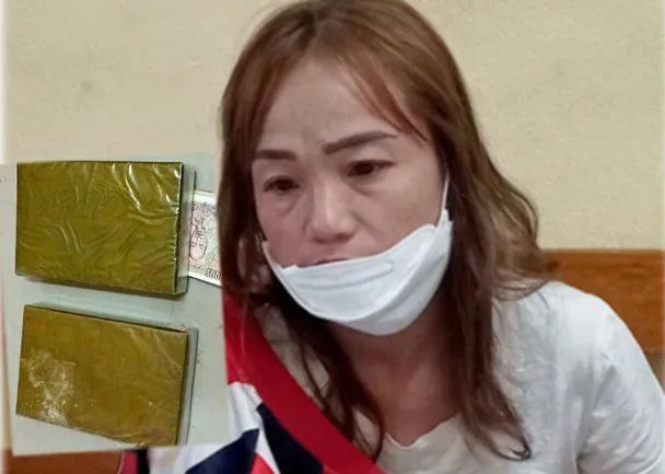 Bắt quả tang “nữ quái” vận chuyển 2 bánh heroin