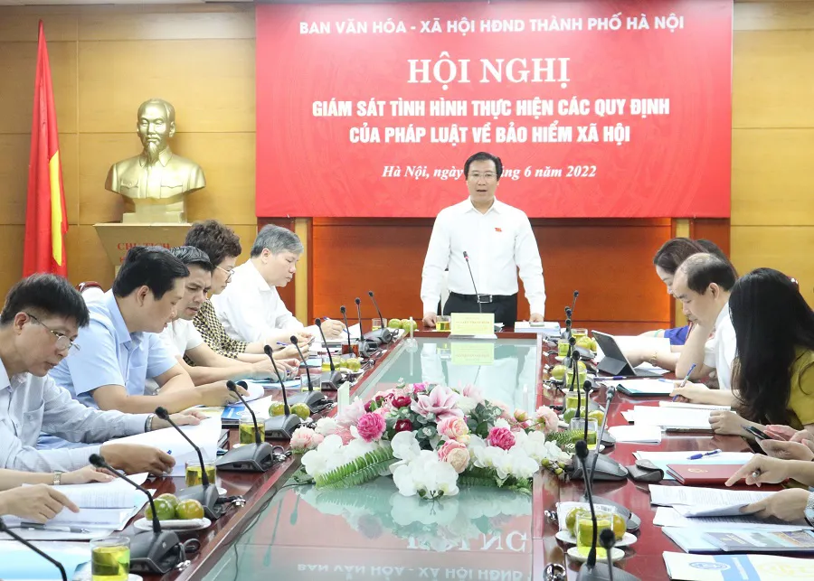 Giám sát tại BHXH TP: Khắc phục ngay tồn tại trong thực hiện quy định luật