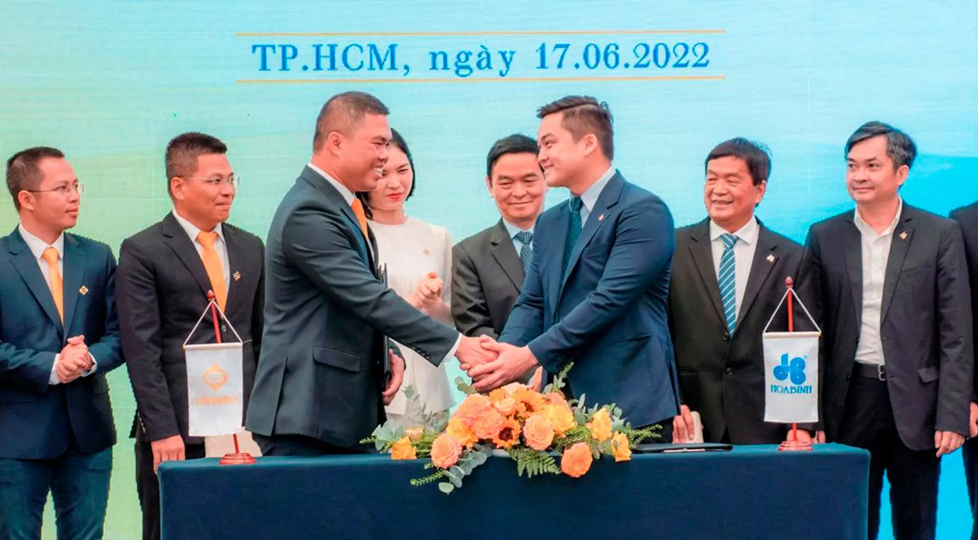 Tập đoàn Xây dựng Hòa Bình và Tập đoàn Sun Group ký hợp tác chiến lược