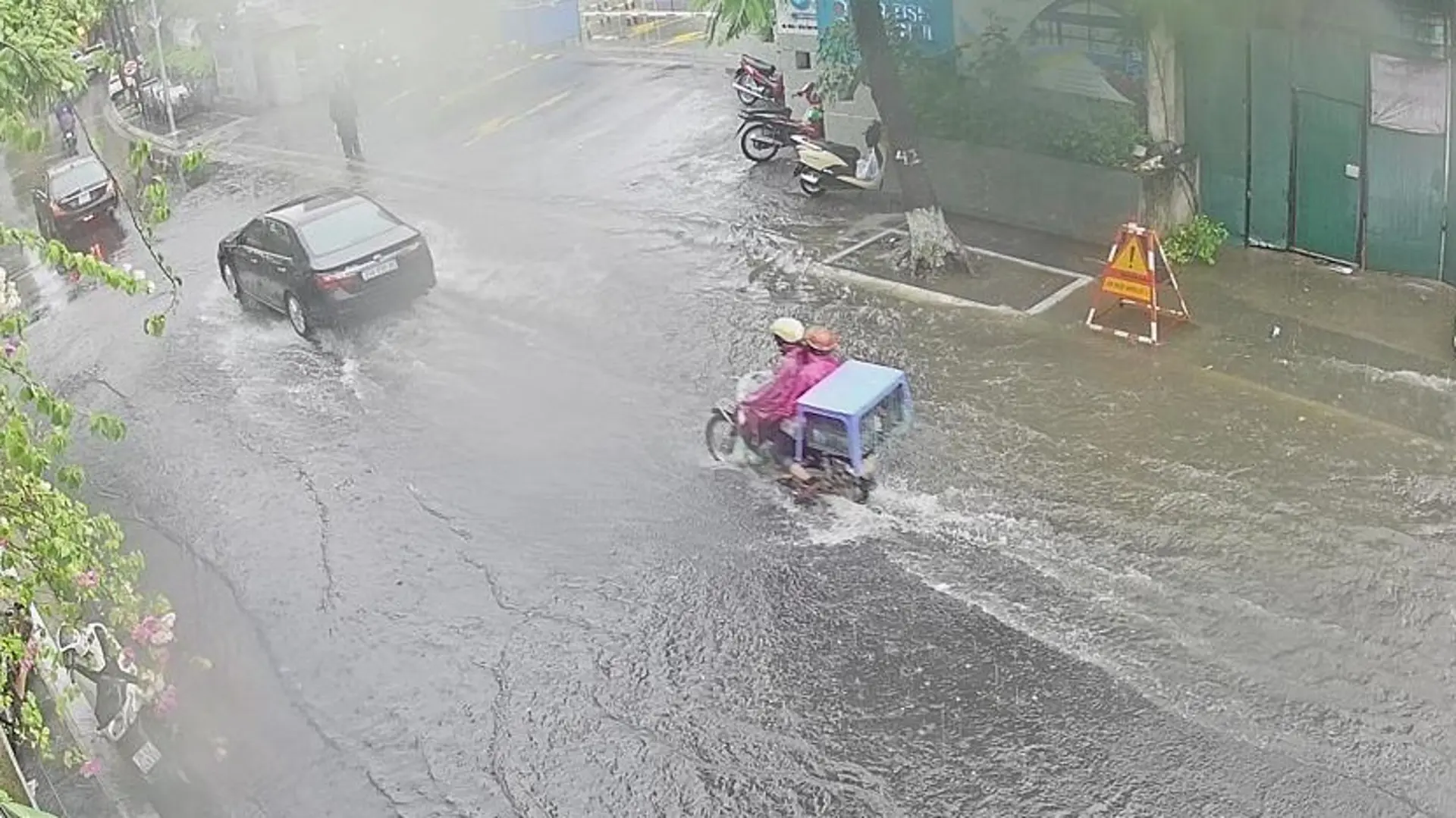 Dự báo thời tiết Hà Nội ngày 21/6: Ngày nắng, mưa rào về chiều tối