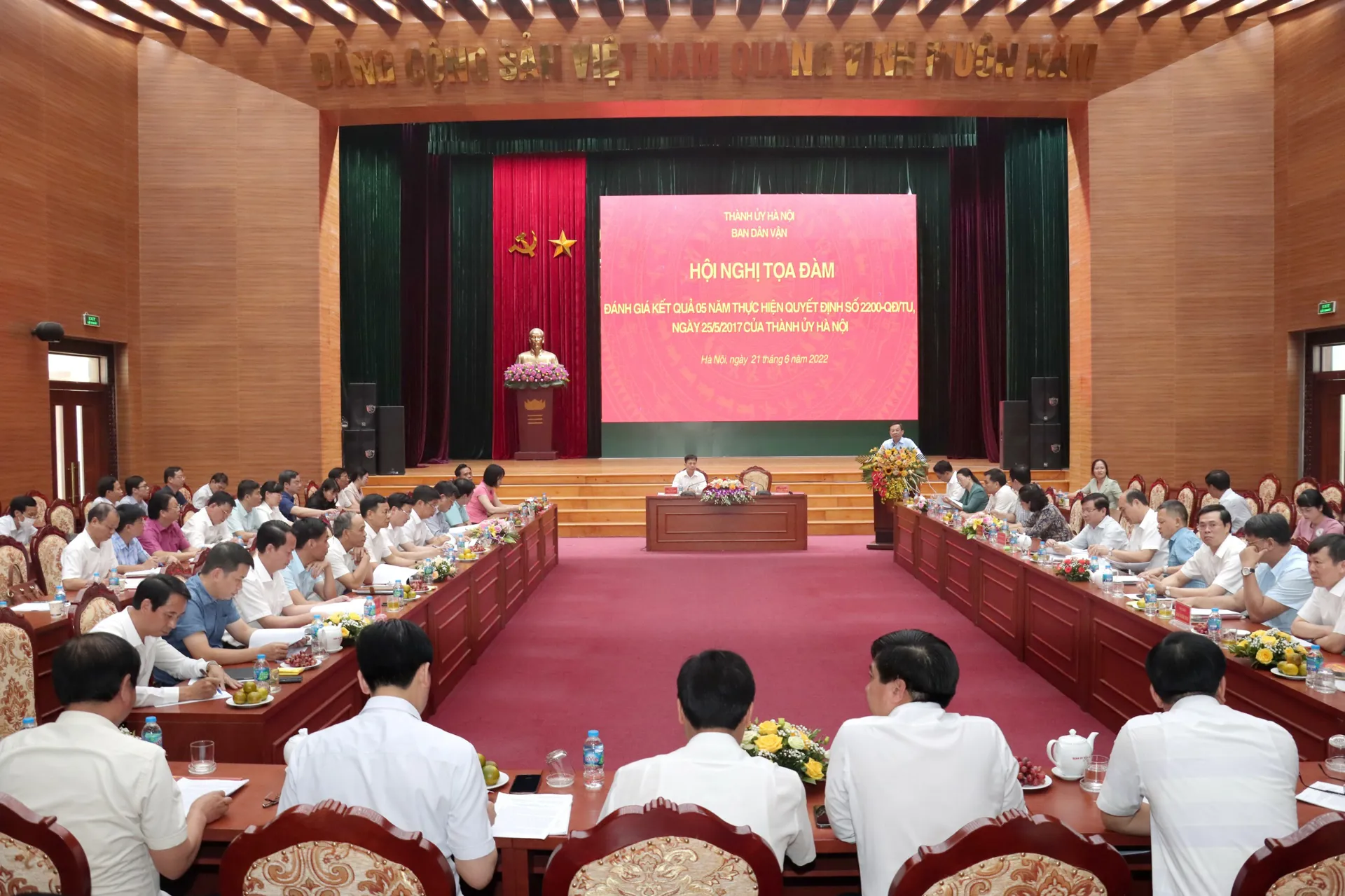 Nhiều nhiệm vụ khó khăn được thực hiện hiệu quả thông qua đối thoại