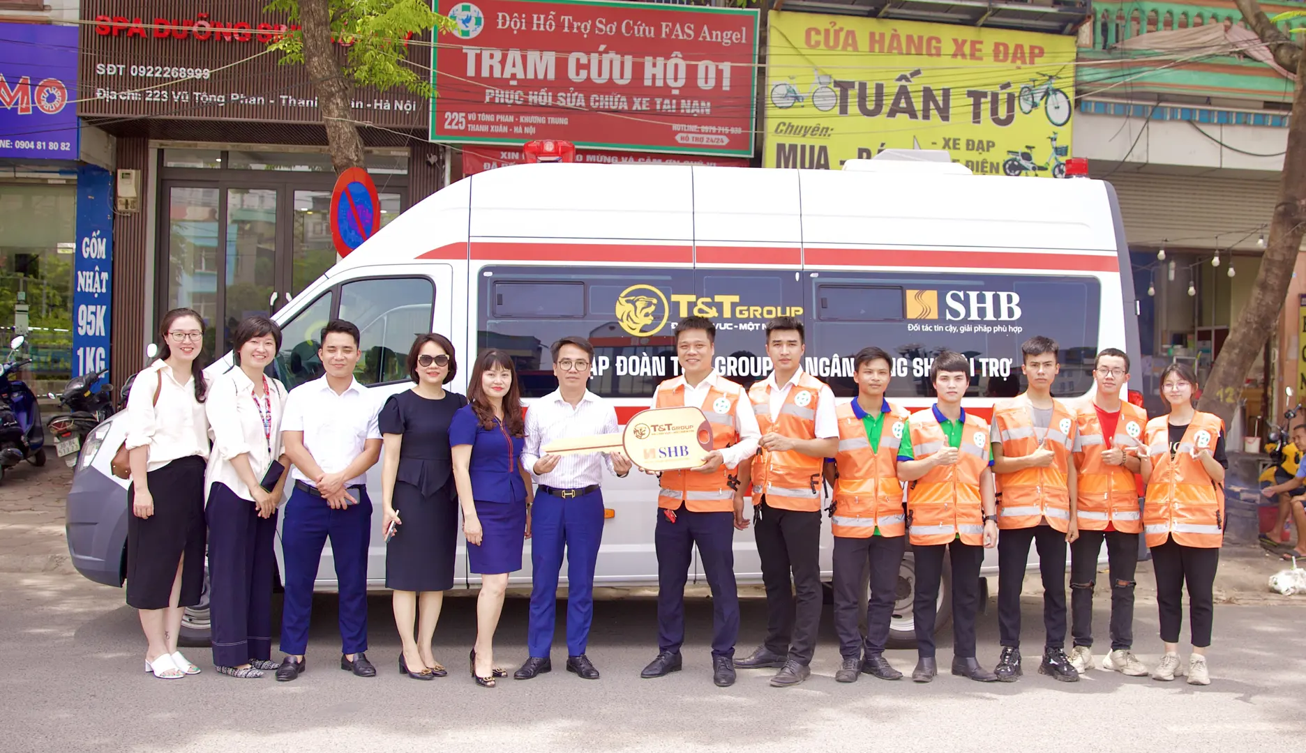 T&T Group và SHB tặng xe cứu thương cho FAS Angel Hà Nội