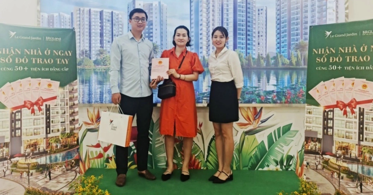 Tổ hợp chung cư Le Grand Jardin tiếp tục bàn giao sổ đỏ