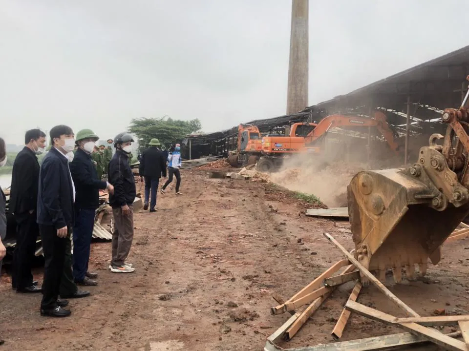 Xóa sổ lò gạch nung ở Quốc Oai: Việc khó nhưng phải làm