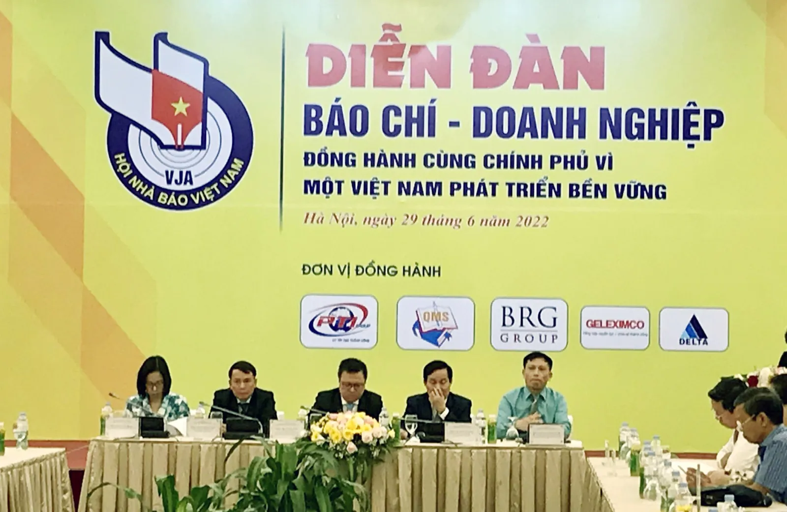 “Báo chí-Doanh nghiệp đồng hành cùng Chính phủ vì một Việt Nam phát triển thịnh vượng”