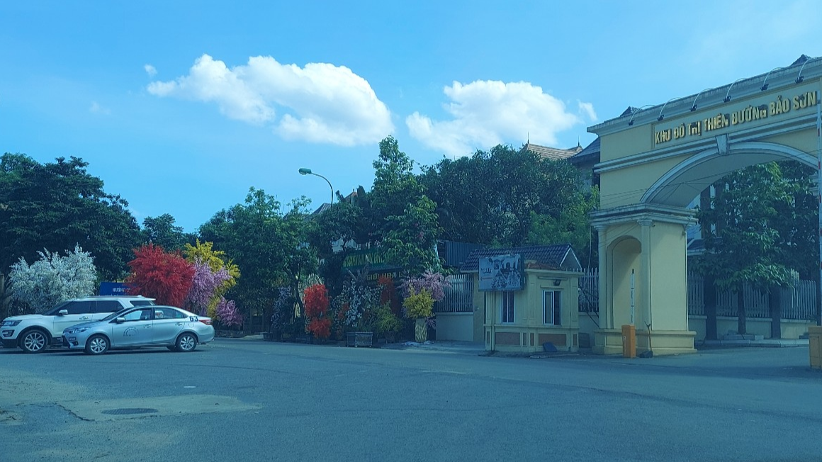 Đừng biến hè đường thành của riêng