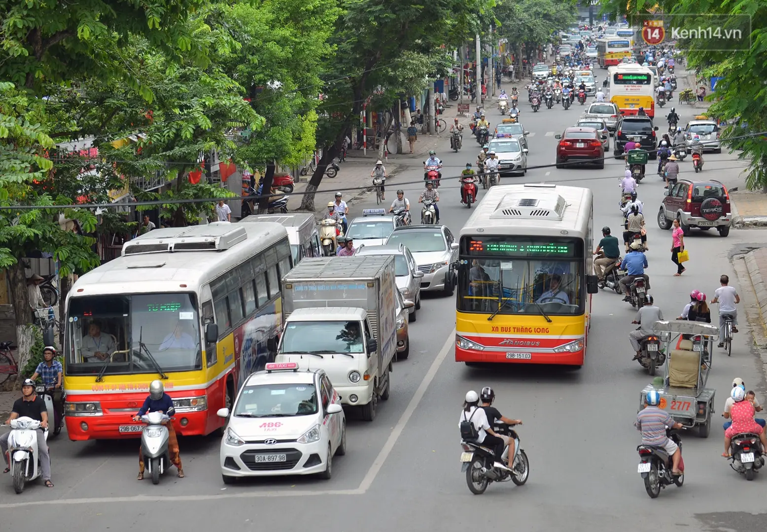 Hoạt động vận tải hành khách: Mỏi mắt tìm hải đăng trong bão