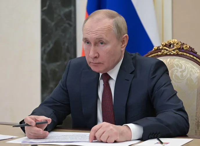 Ông Putin ra chỉ thị mới cho quân đội Nga sau khi kiểm soát Lugansk