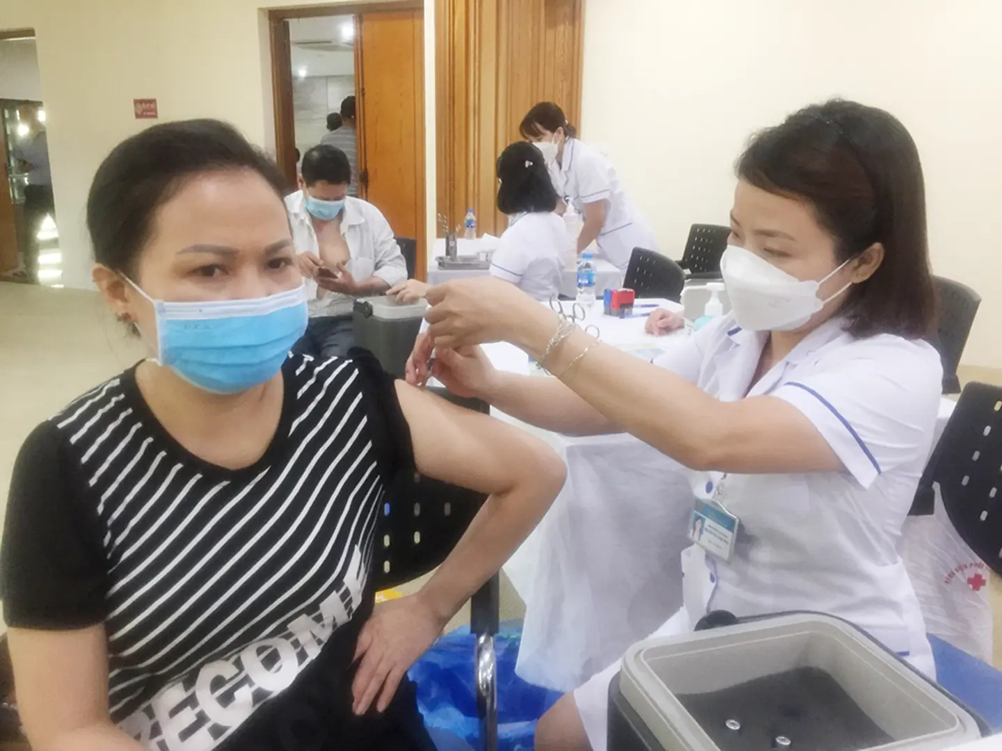 Hà Nội khẩn trương tiêm nhắc lại vaccine phòng Covid-19