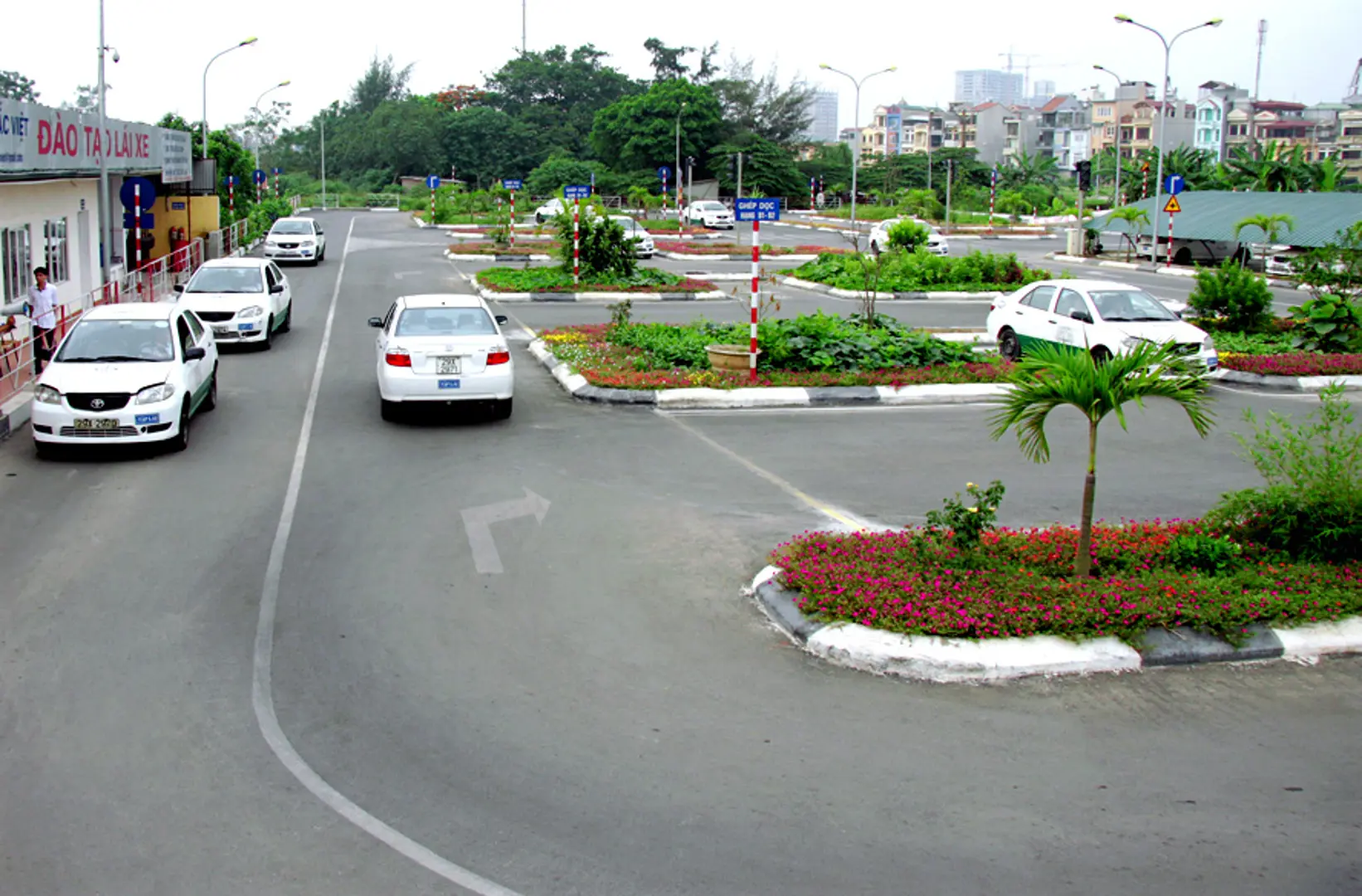 Hà Nội:Cơ sở đào tạo lái xe ô tô không được tùy tiện tăng học phí