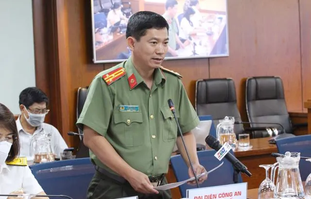 Công an TP Hồ Chí Minh lý giải việc quá tải làm hộ chiếu mẫu mới