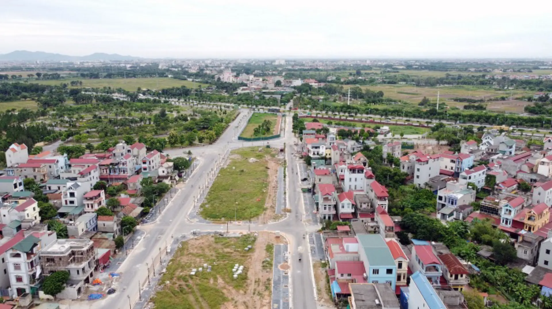 Huyện Đông Anh: Thu ngân sách 6 tháng đạt 304% so với cùng kỳ năm 2021