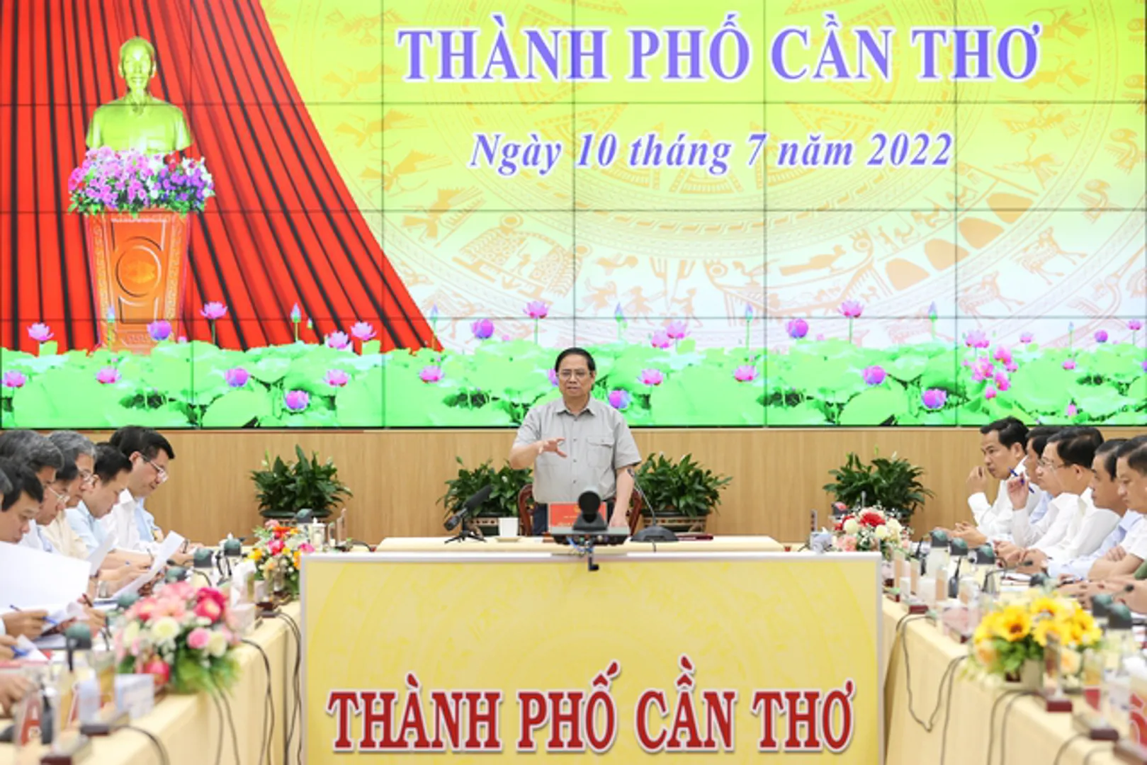 Thủ tướng: Phát triển Cần Thơ thành trung tâm vùng là vinh dự và trách nhiệm