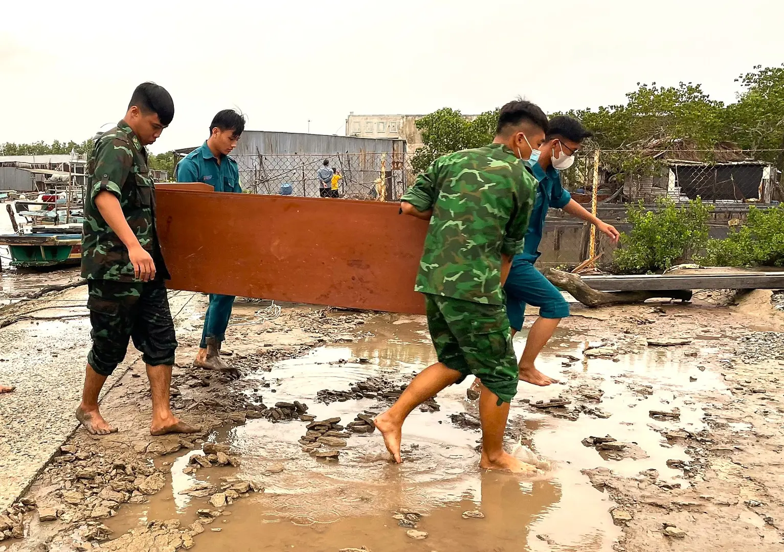 Thiên tai gây thiệt hại nghiêm trọng tại nhiều tỉnh Đồng bằng sông Cửu Long