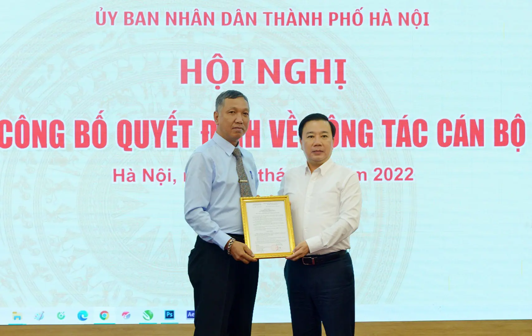 Ông Lê Hoàng Anh được bổ nhiệm làm Phó Tổng Biên tập Báo Kinh tế & Đô thị Chiều 13/7, Phó Chủ tịch UBND TP Hà Nội Chử Xuân Dũng đã chủ trì Hội nghị công bố và trao Quyết định của UBND TP về công tác cán bộ tại Báo Kinh tế & Đô thị.