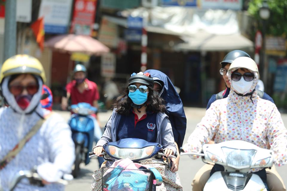 Dự báo thời tiết ngày 16/7: Hà Nội nắng nóng, mưa rào và dông vài nơi