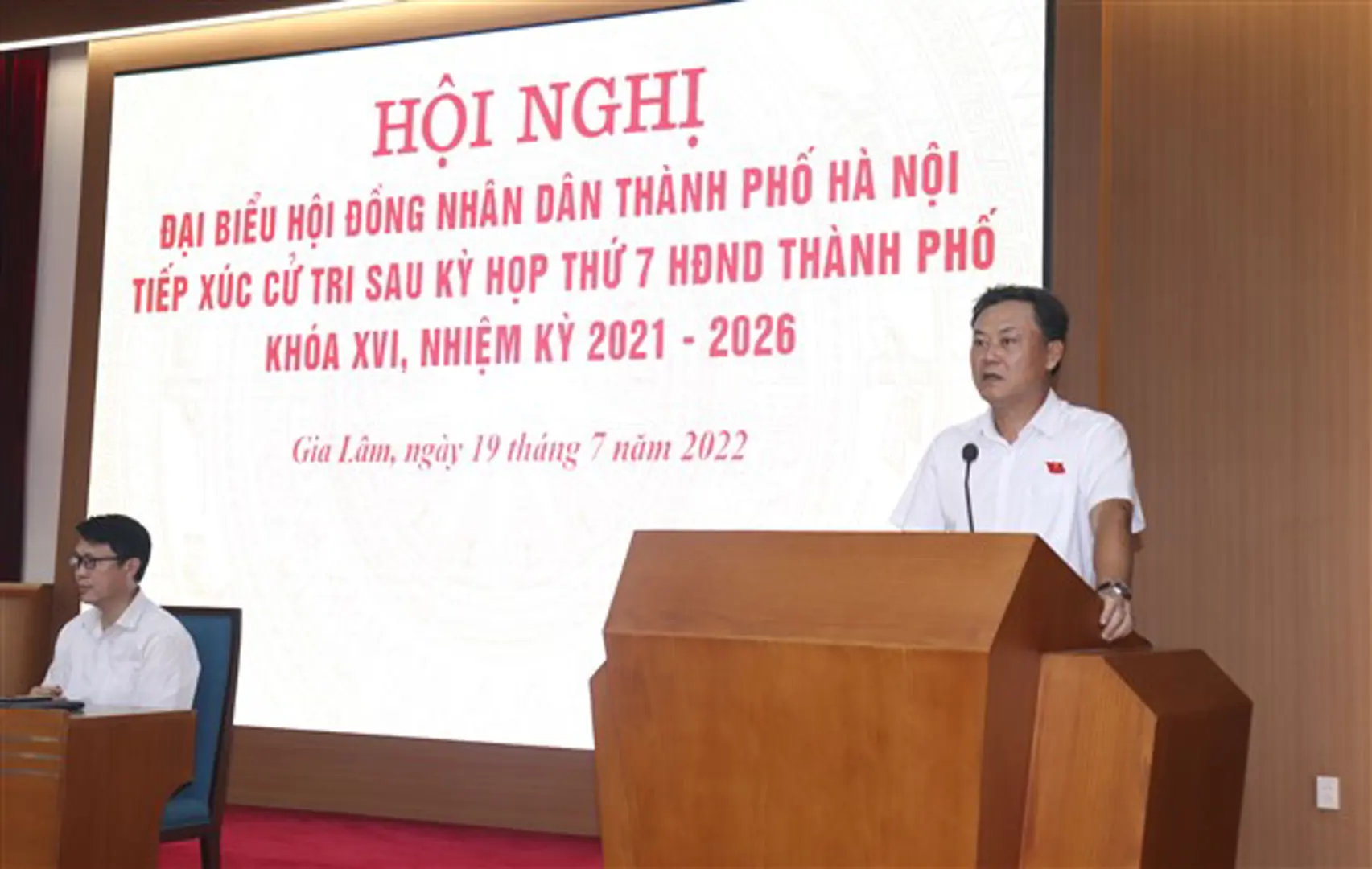 Cử tri huyện Gia Lâm kiến nghị các vấn đề vệ sinh môi trường, thoát nước