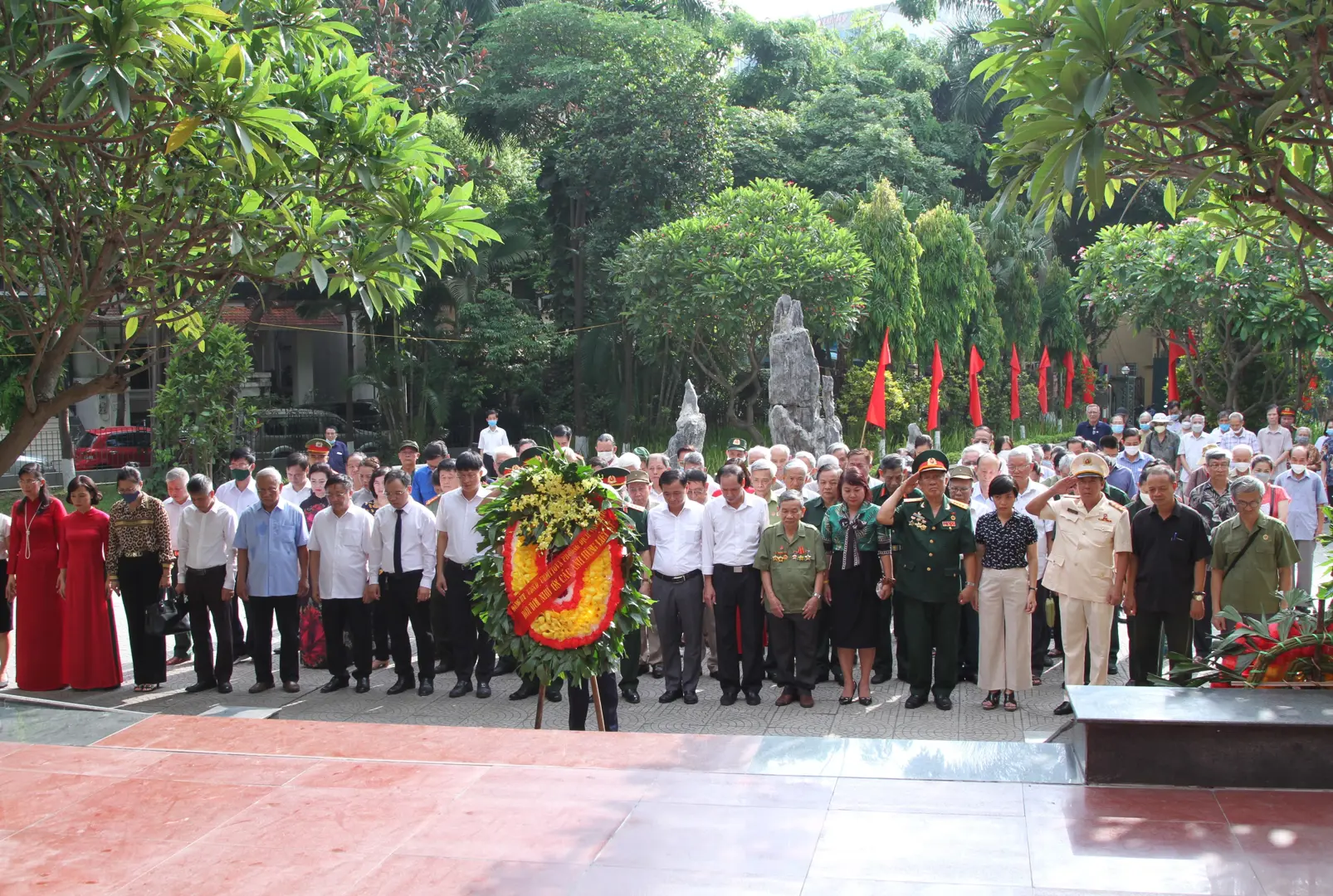 Cầu Giấy khánh thành Nhà bia tưởng niệm liệt sĩ phường Dịch Vọng Hậu