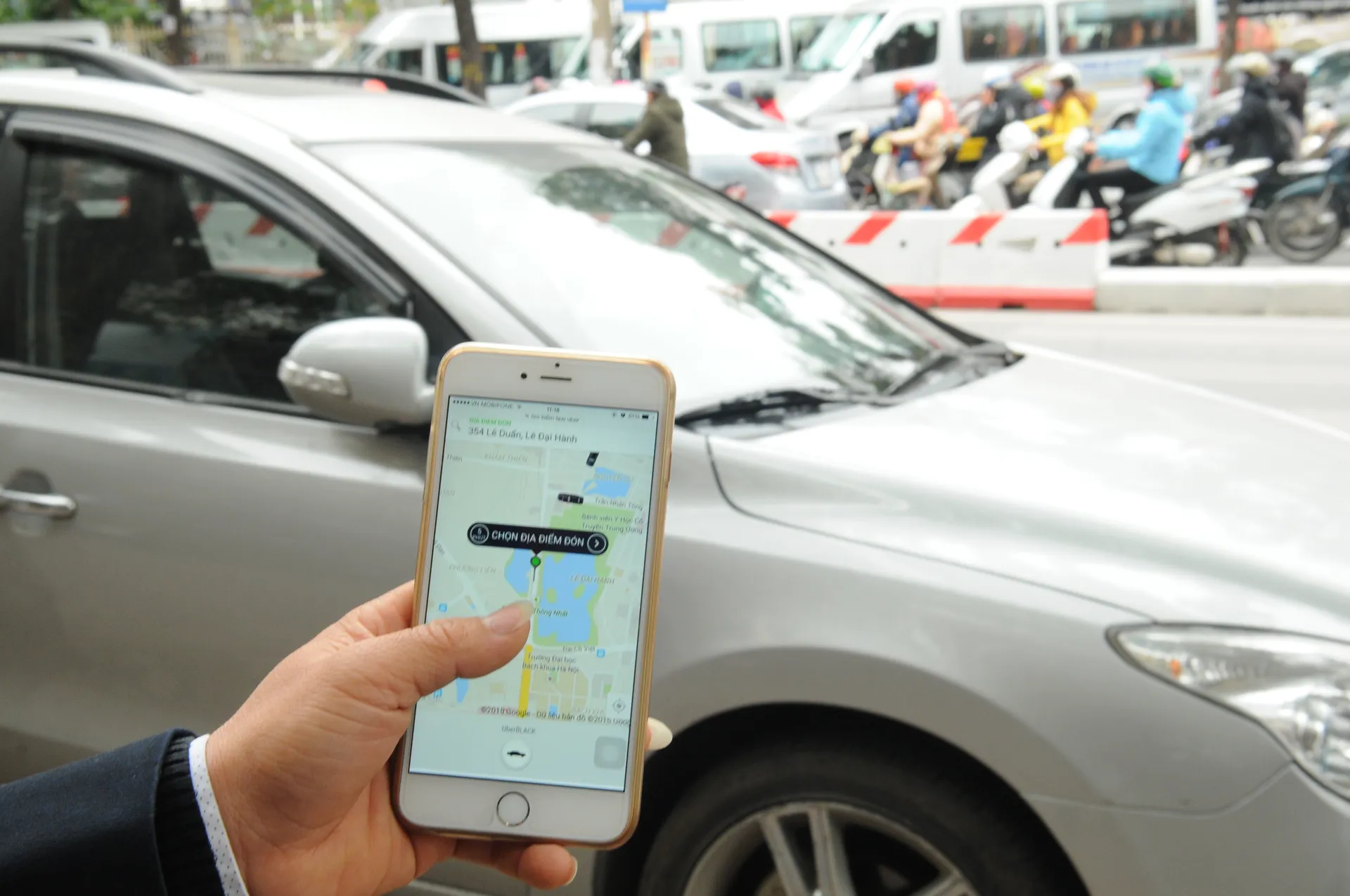 Cước taxi công nghệ vẫn cao ngất ngưởng