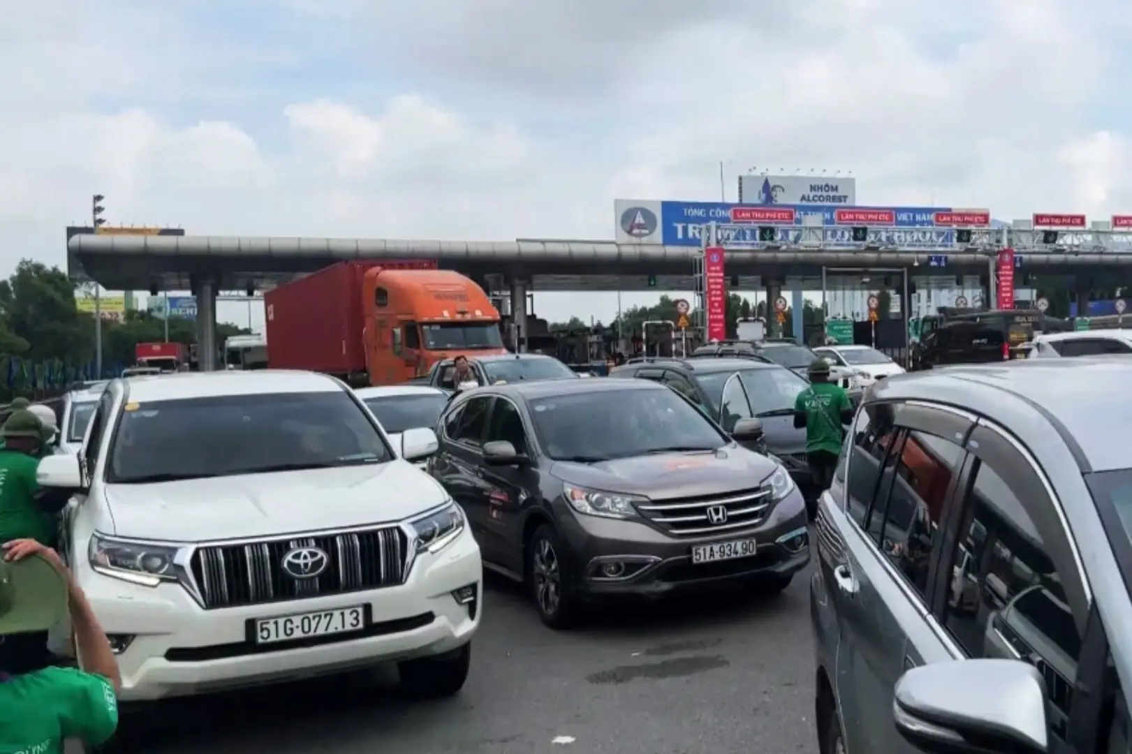 Cao tốc TP Hồ Chí Minh- Long Thành - Dầu Giây vẫn ùn tắc nghiêm trọng