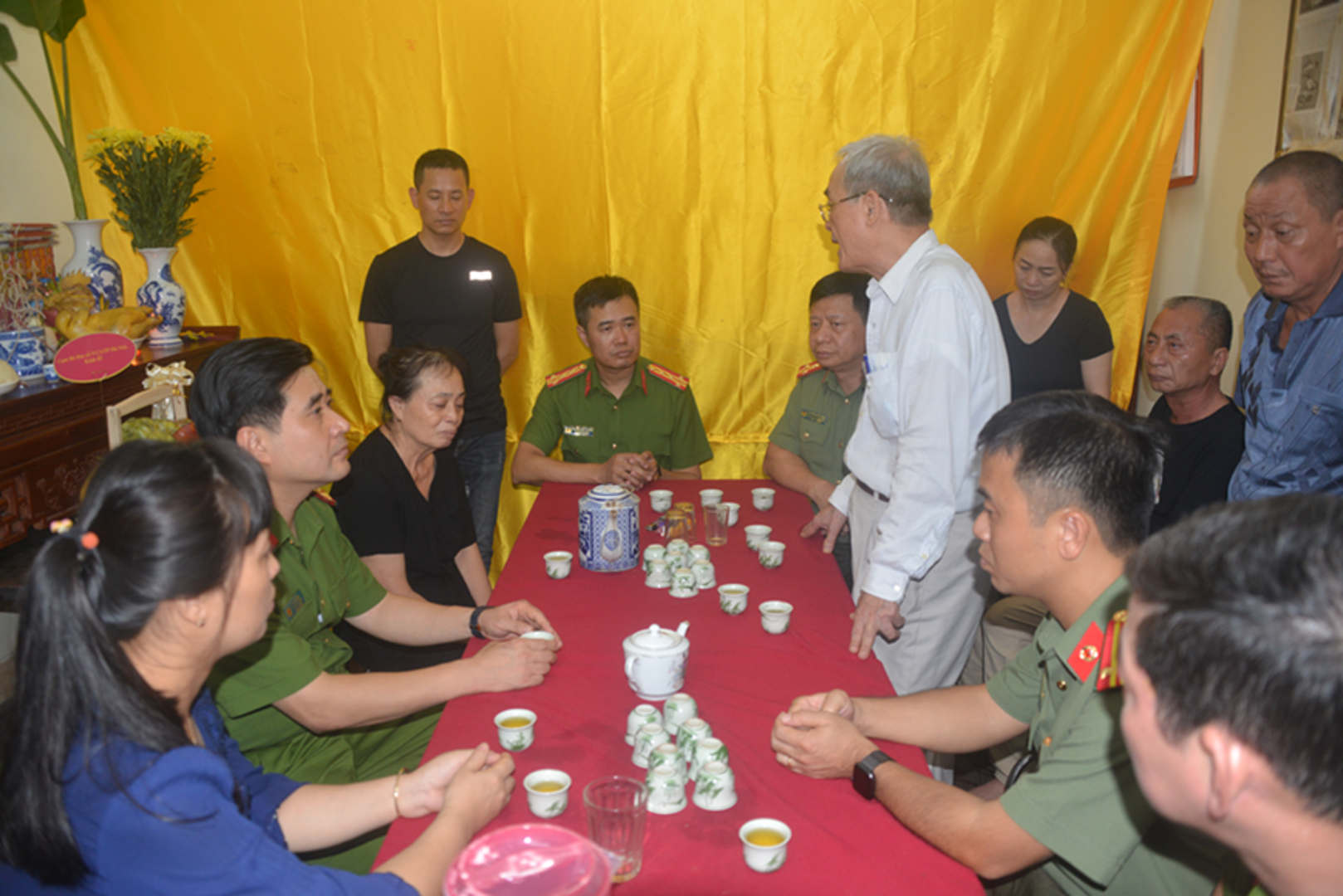 Cụm thi đua số 9 thăm hỏi, động viên gia đình 3 chiến sỹ hy sinh