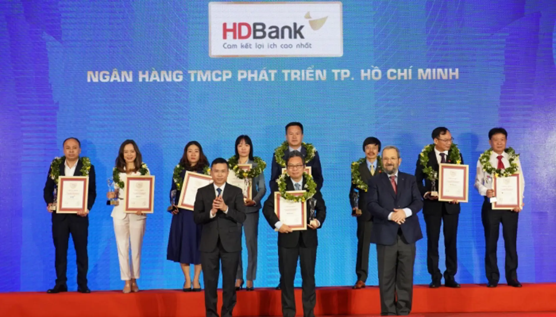 HDBank liên tiếp vào Top đầu ngân hàng TMCP uy tín