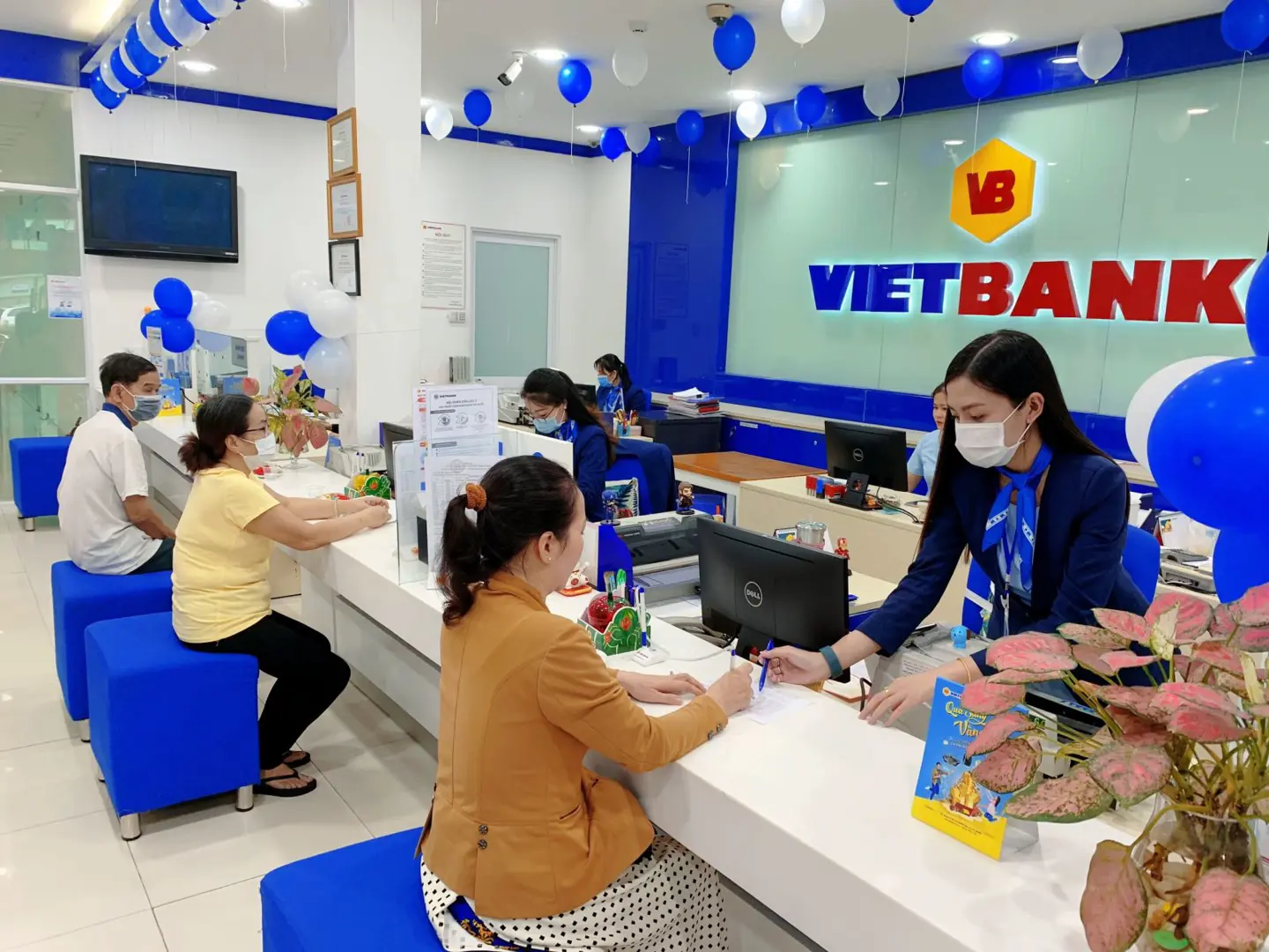 Thị trường lao đao, Vietbank giảm mạnh lãi từ đầu tư chứng khoán