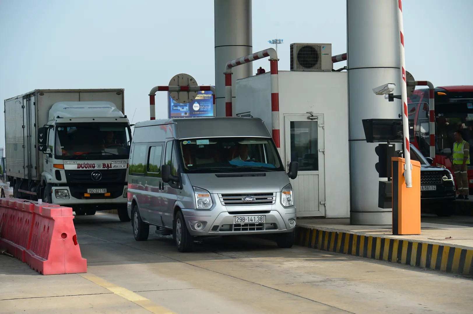 Thu phí không dừng hoàn toàn trên cả nước: Bước đầu vượt khó thành công