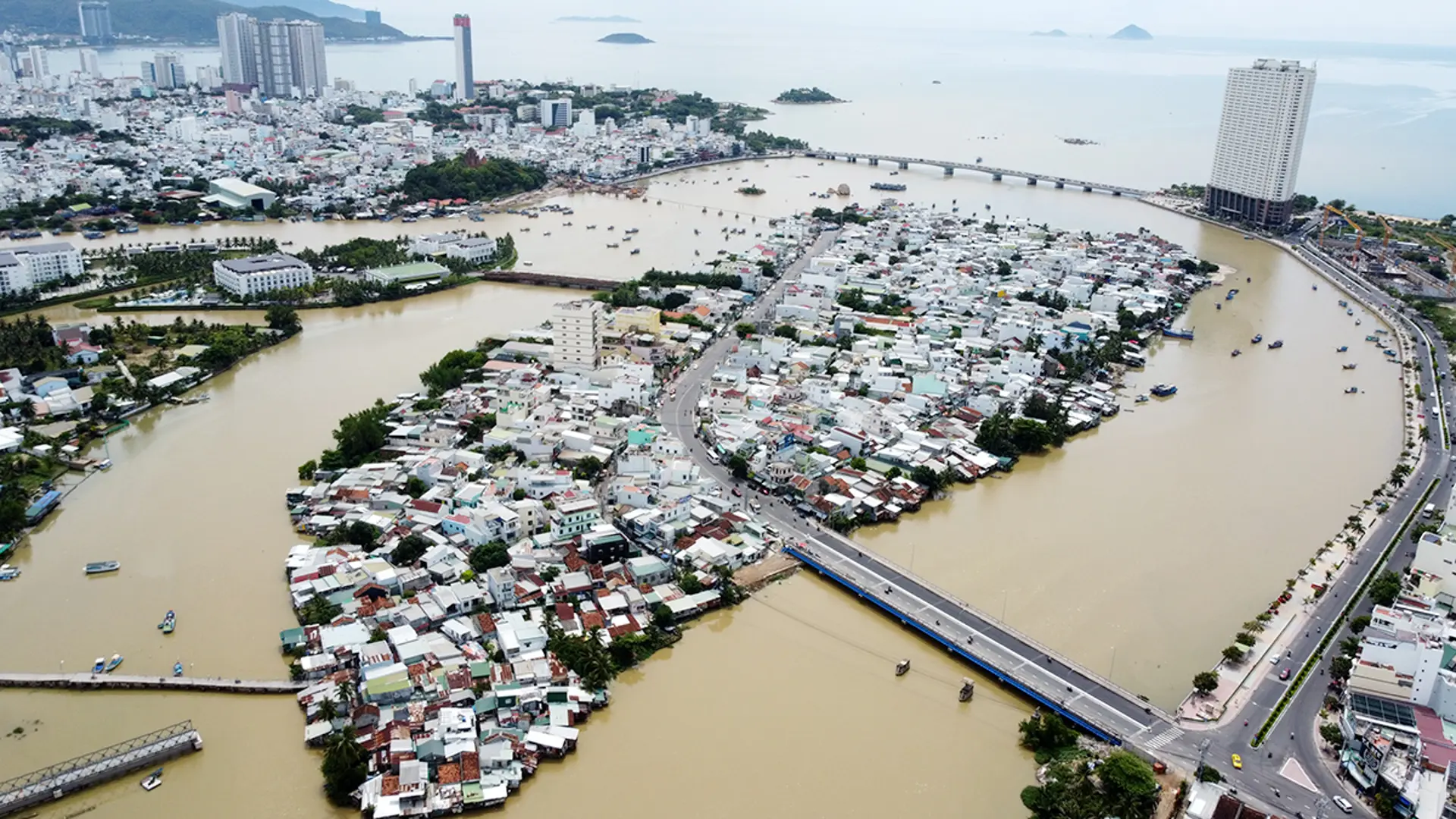 Khánh Hòa: Người dân xóm cồn TP Nha Trang mong được làm kè, làm đường