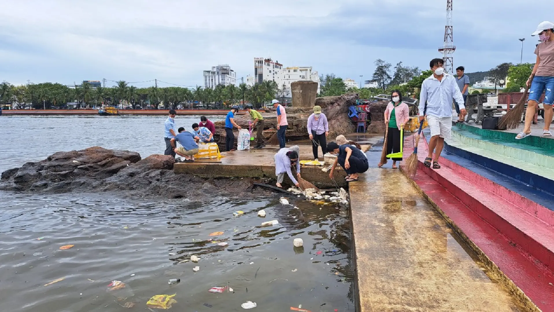 Phú Quốc hướng tới thành phố biển đảo “nói không” với rác thải nhựa