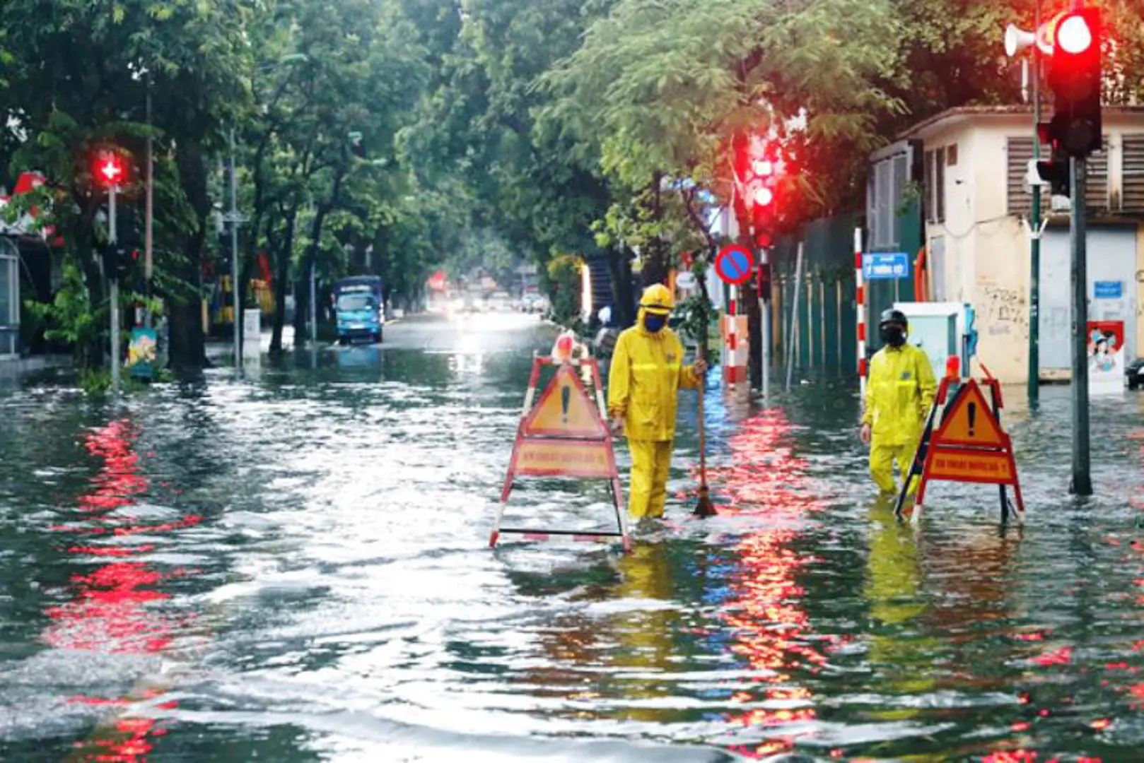 Sẵn sàng ứng phó với ngập úng do bão số 2