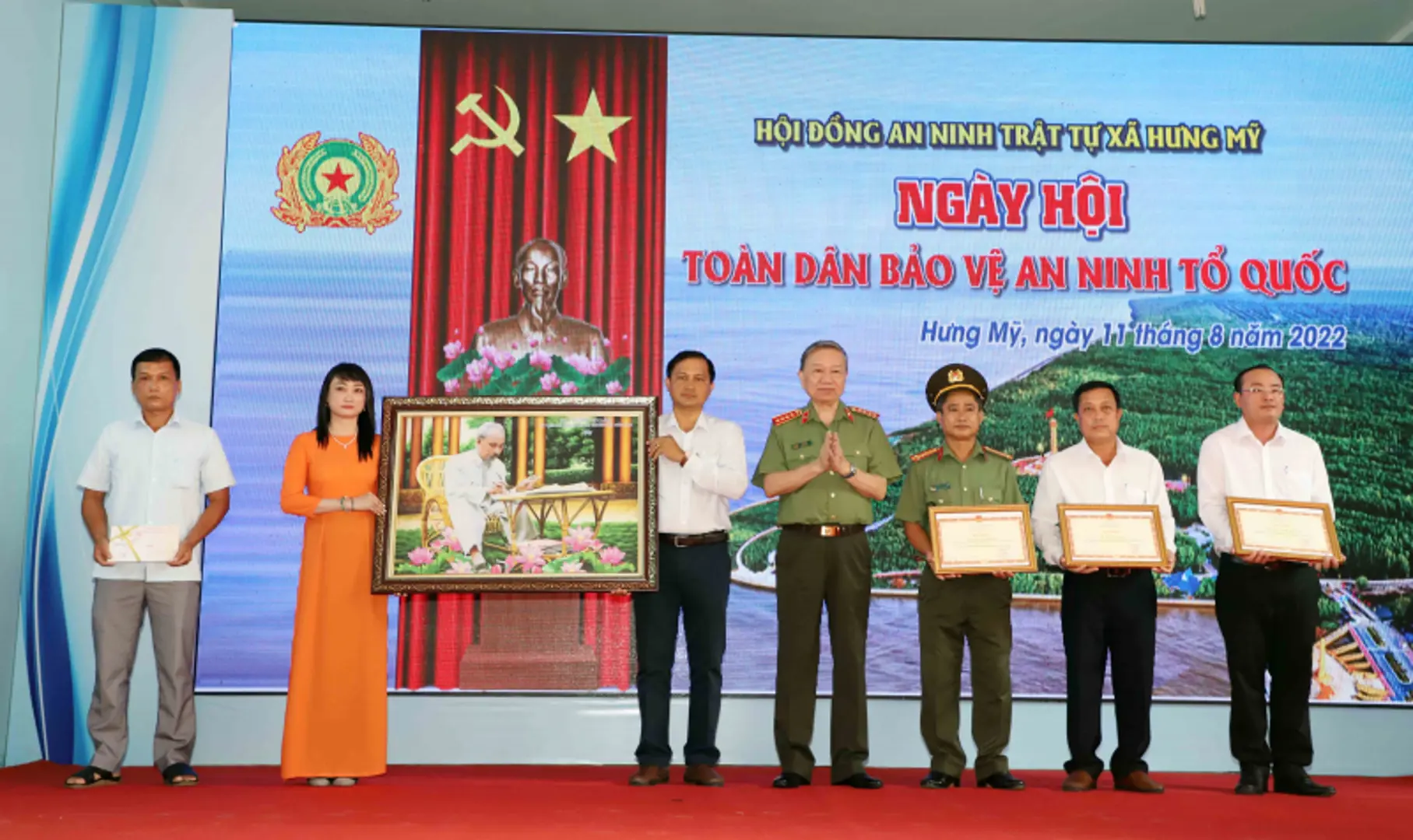 Bộ trưởng Tô Lâm dự Ngày hội Toàn dân bảo vệ an ninh tại Cà Mau