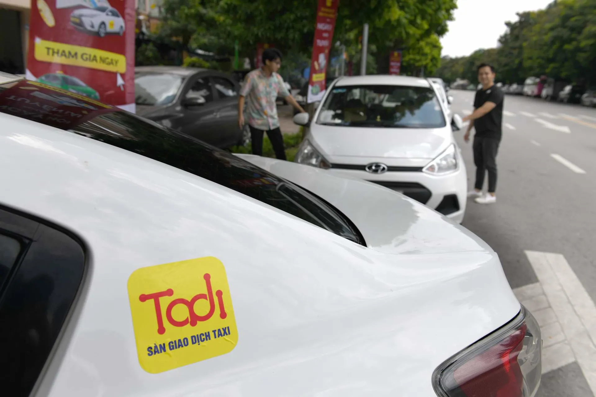 Giải pháp nào xử lý tình trạng khủng hoảng taxi ở các thành phố lớn?
