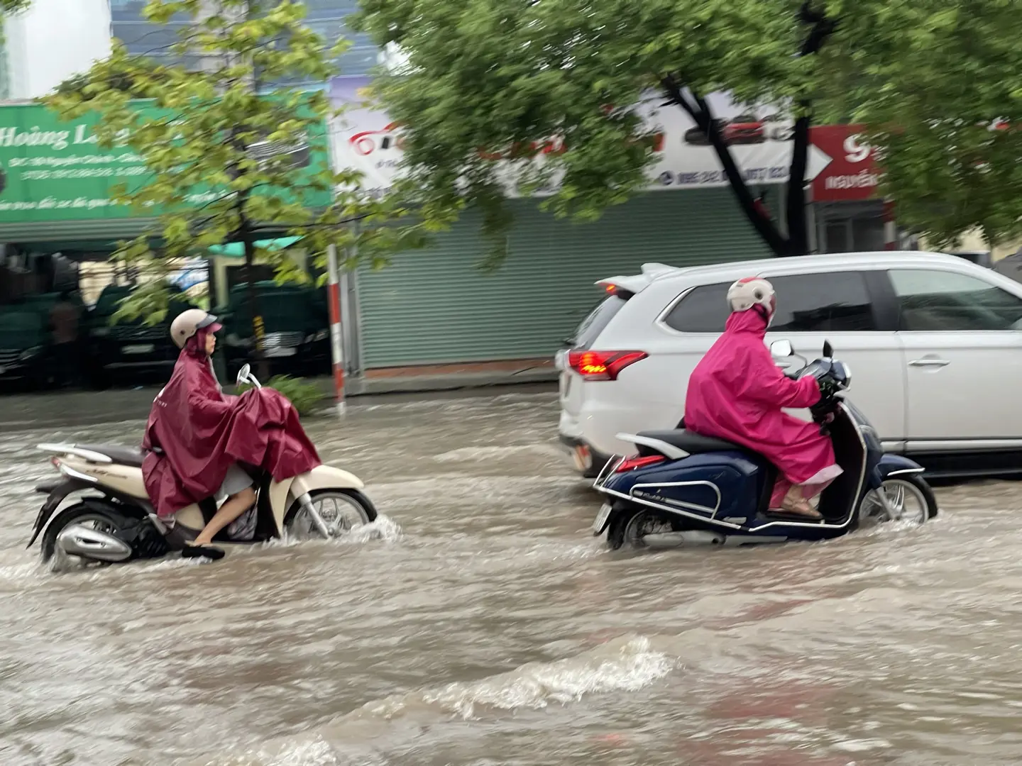 Dự báo thời tiết ngày 13/8: Hà Nội mưa rào, cục bộ có mưa to