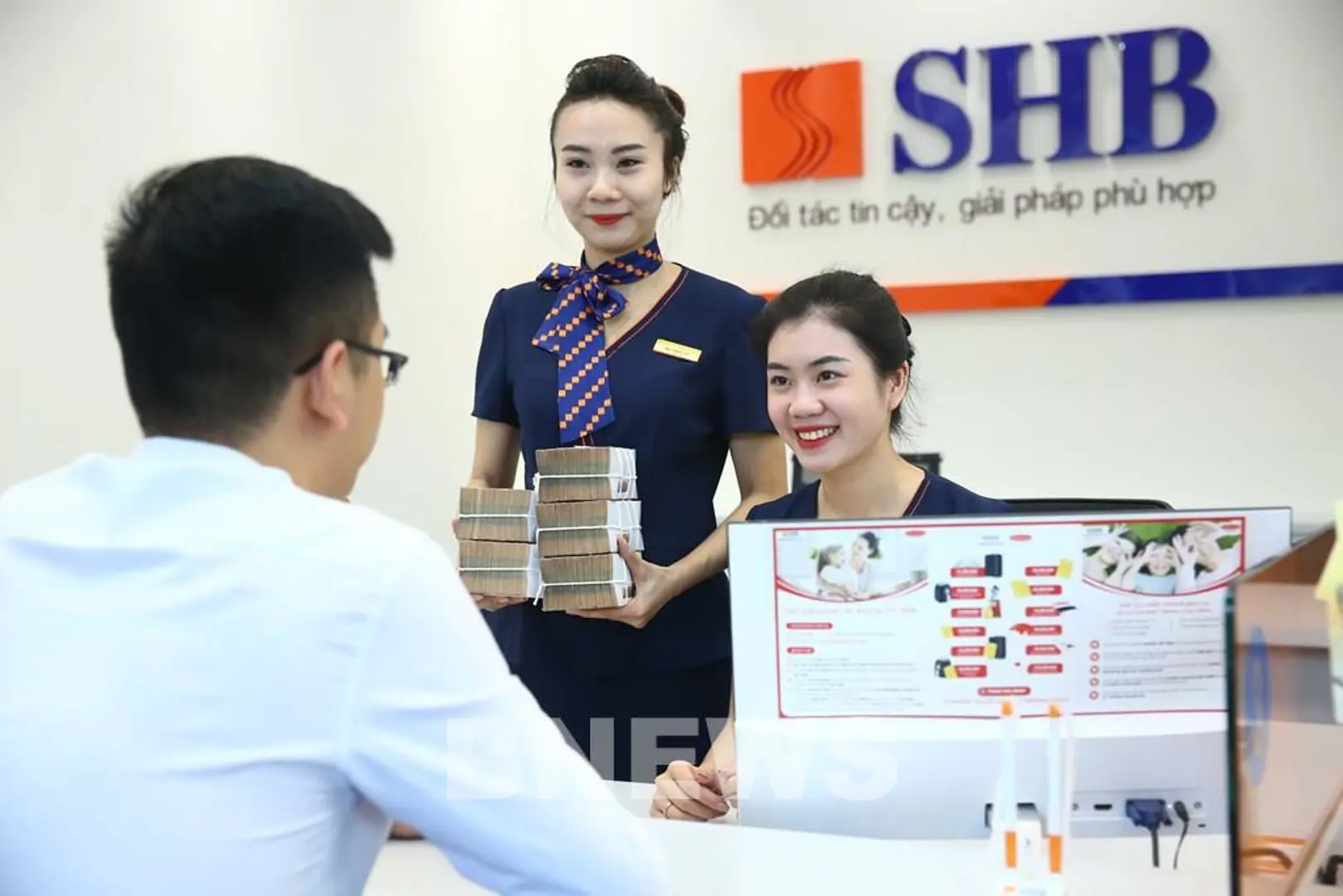 Được quan tâm, SHB của bầu Hiển bất ngờ bùng nổ