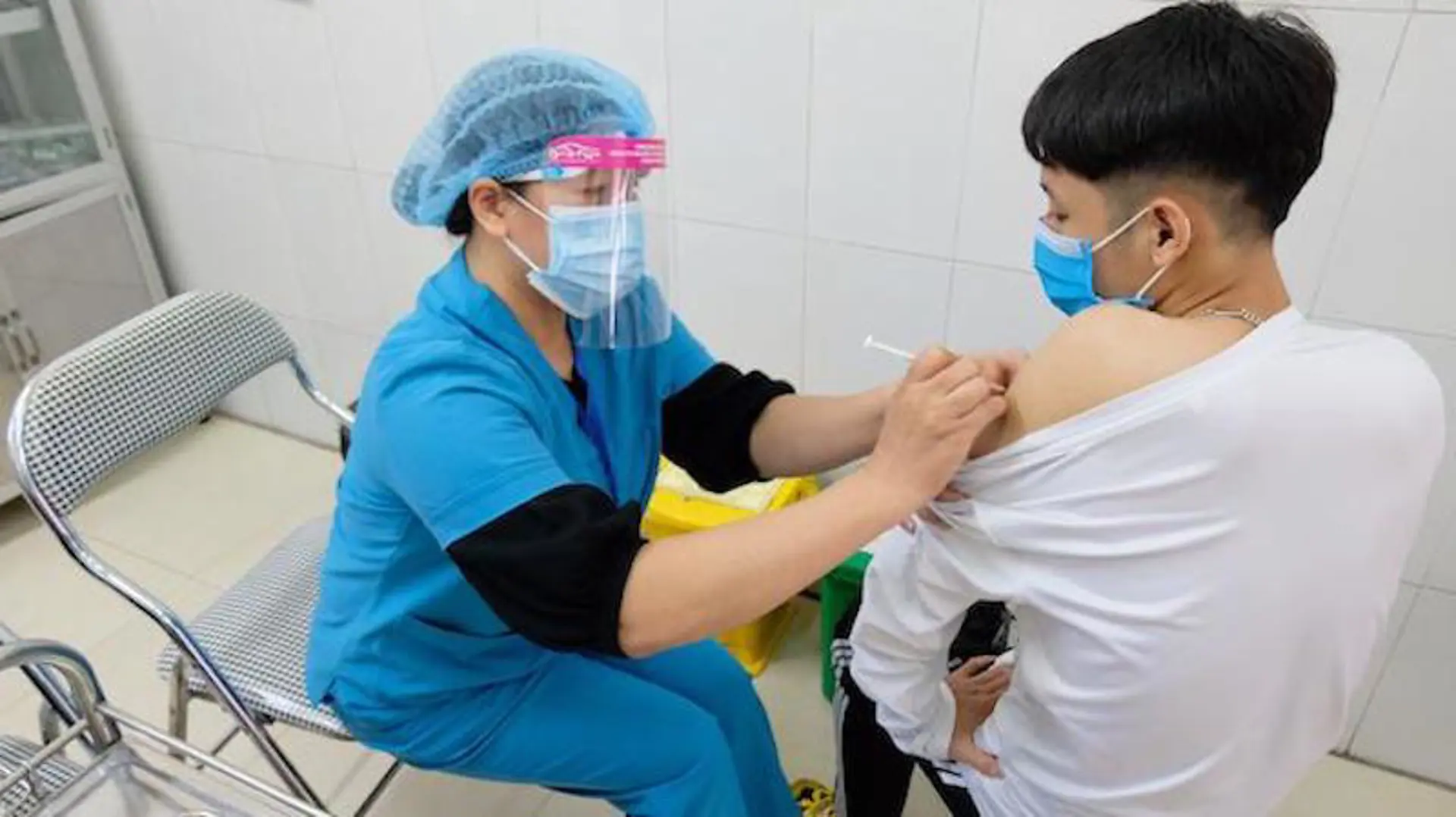 Huyện Sóc Sơn: Đẩy nhanh tiến độ tiêm vaccine phòng Covid-19 cho người dân