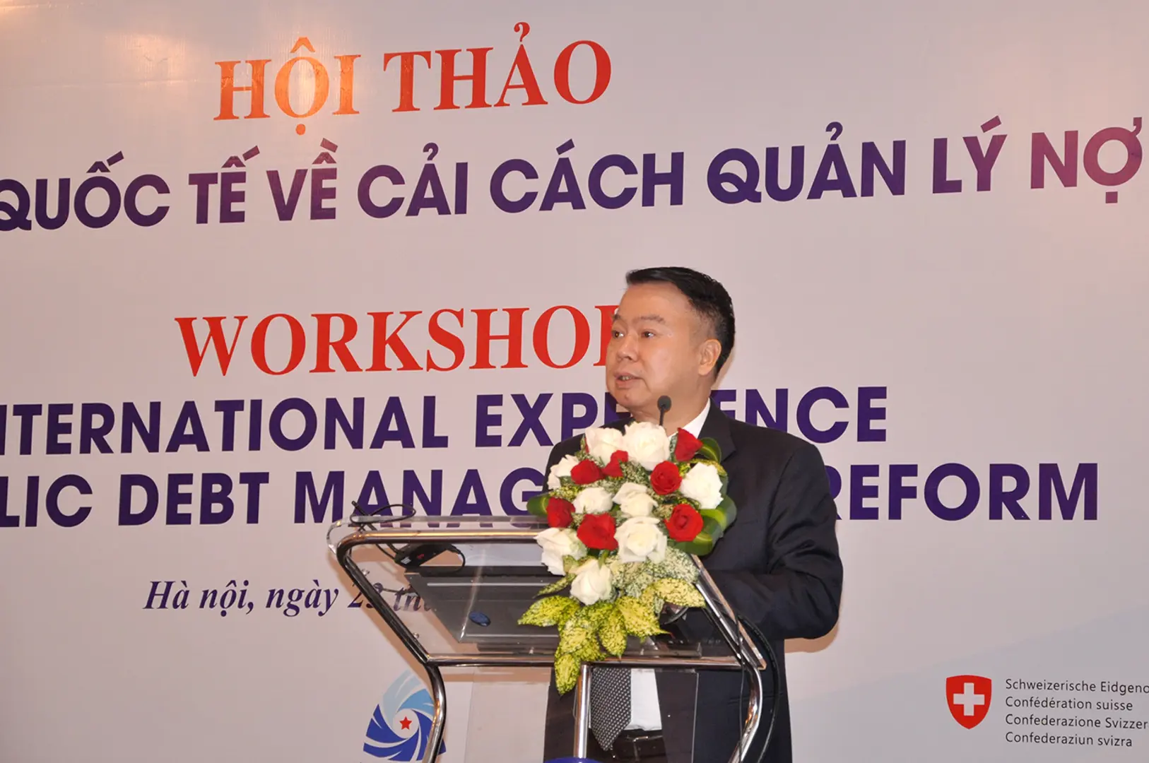 Các nước phát triển quản lý nợ công thế nào?