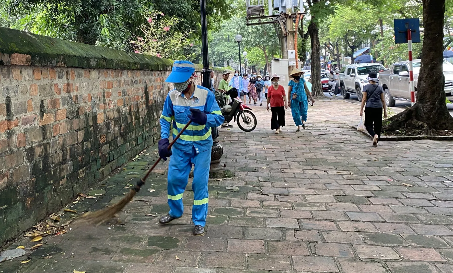 Quận Đống Đa: Tăng cường đảm bảo vệ sinh môi trường dịp 2/9