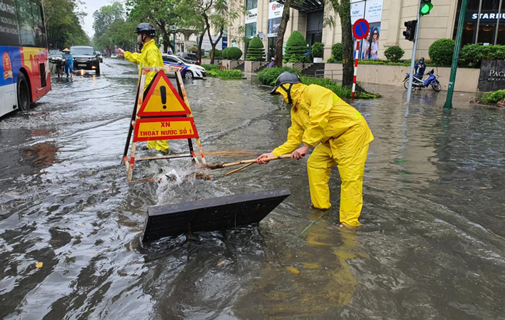 Ảnh hưởng bão số 3, Hà Nội sẽ mưa lớn trong 2 ngày tới