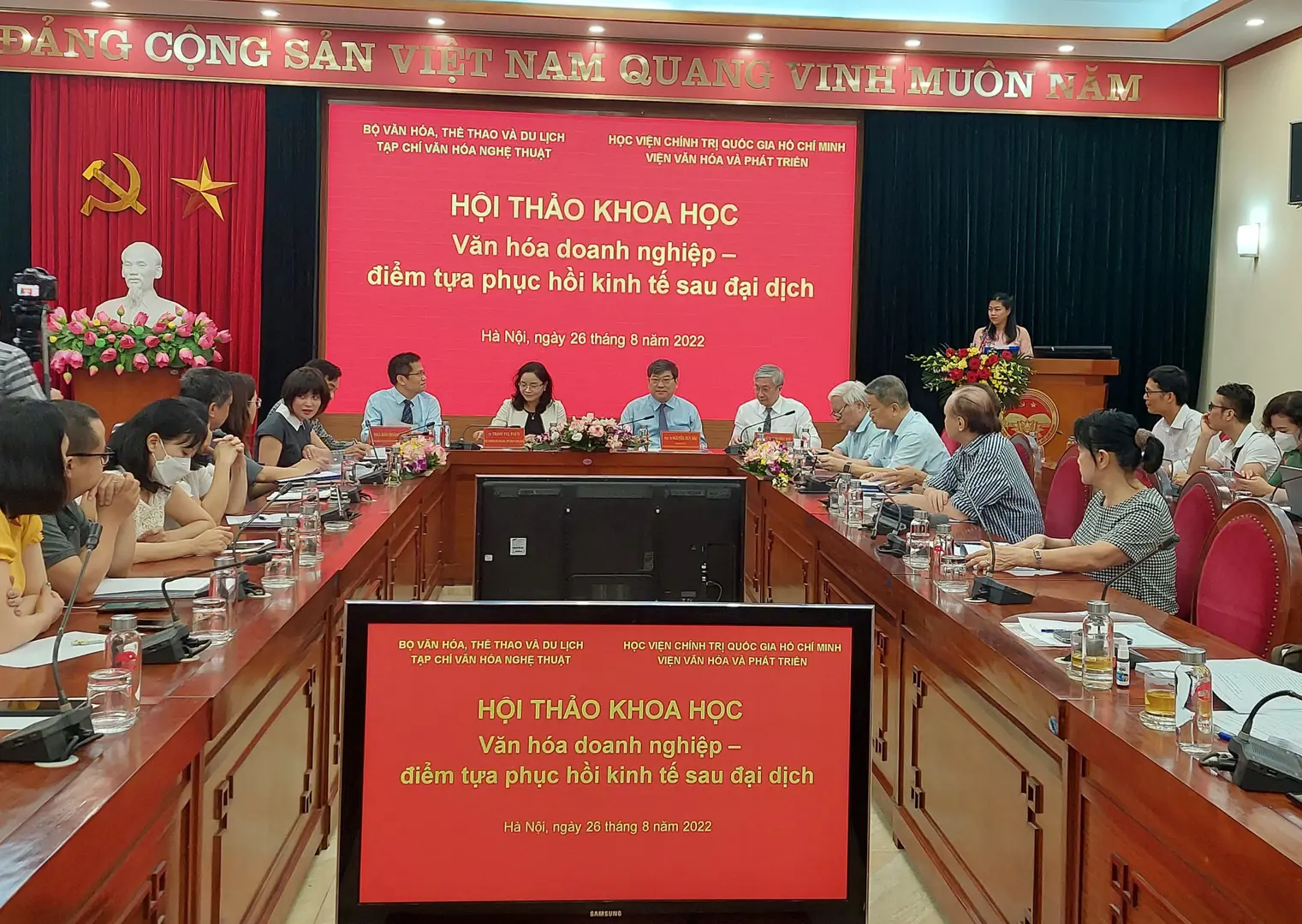 Toàn cảnh hội thảo khoa học “Văn hóa doanh nghiệp - Điểm tựa phục hồi kinh tế sau đại dịch”. Ảnh: Lại Tấn