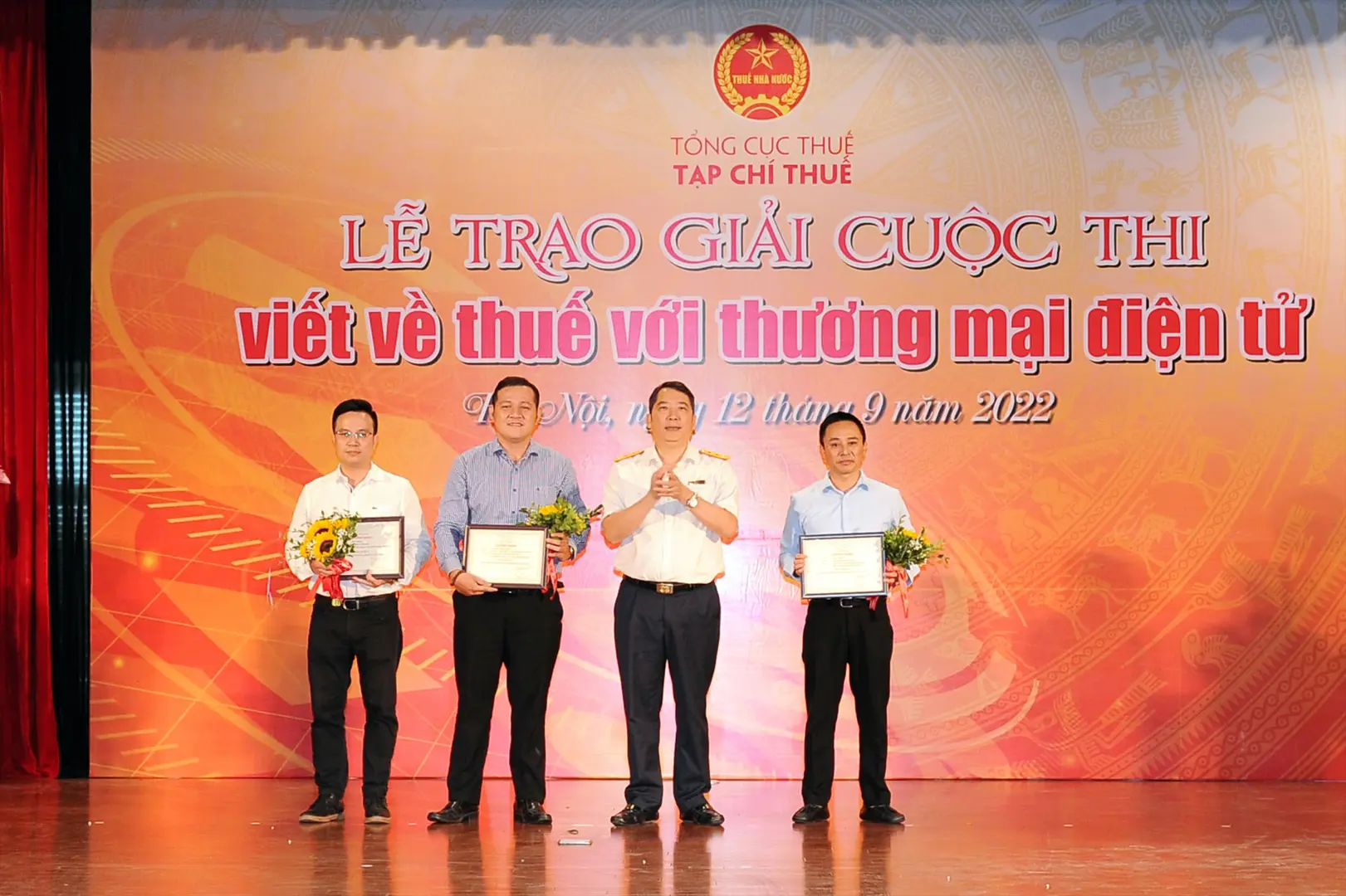 Tổng cục Thuế trao giải viết về Thuế với thương mại điện tử