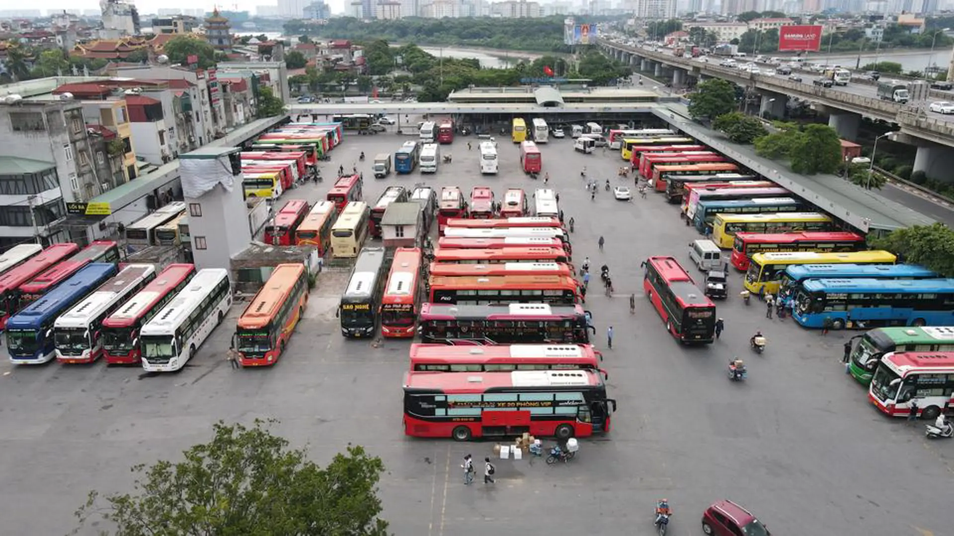 Hà Nội có bao nhiêu phương tiện vận tải hành khách?