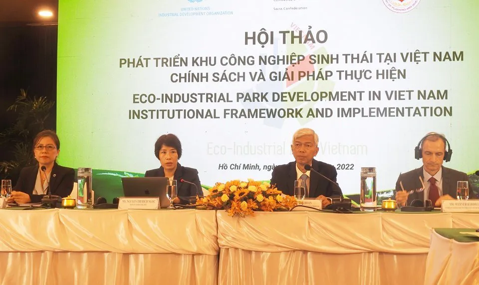 Biến Khu công nghiệp sinh thái thành “đầu tàu”... bảo vệ môi trường, phát triển bền vững